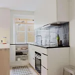 Stylish Prime Location By The Marble Church شقة