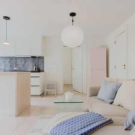 Stylish Prime Location By The Marble Church